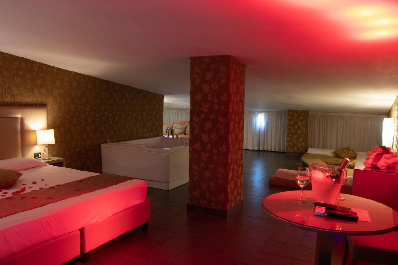 Hotel Masaniello Luxury カゾーリア エクステリア 写真